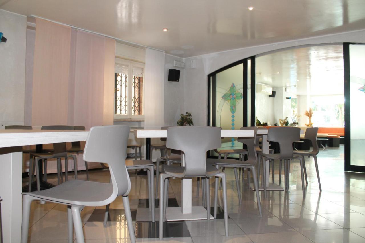 Hotel Vernel Rimini Exterior photo