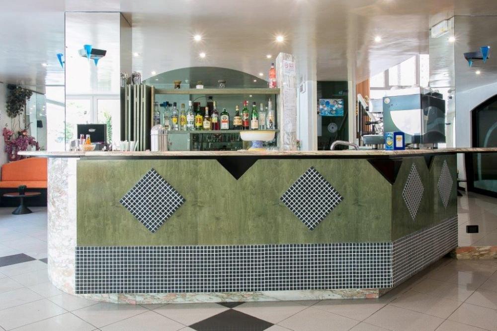 Hotel Vernel Rimini Exterior photo