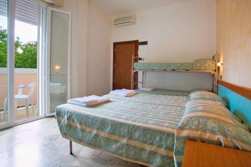 Hotel Vernel Rimini Exterior photo