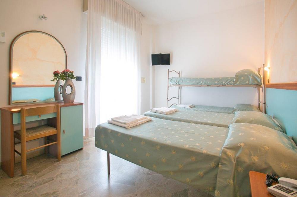 Hotel Vernel Rimini Exterior photo