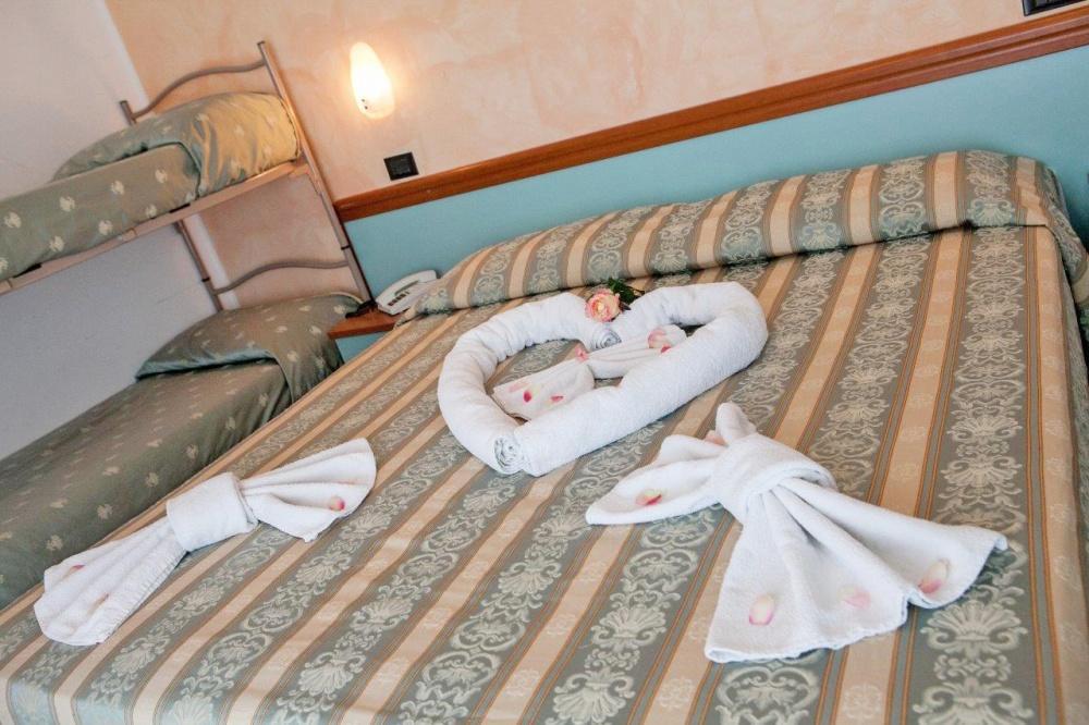Hotel Vernel Rimini Exterior photo