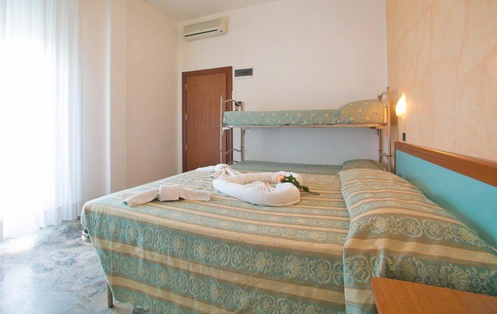 Hotel Vernel Rimini Exterior photo