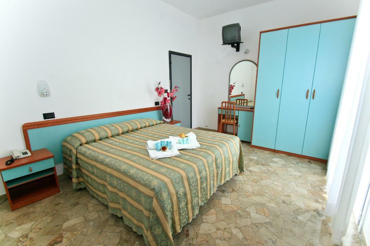 Hotel Vernel Rimini Exterior photo