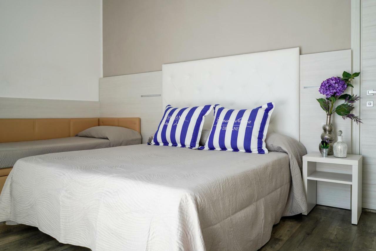 Hotel Vernel Rimini Exterior photo